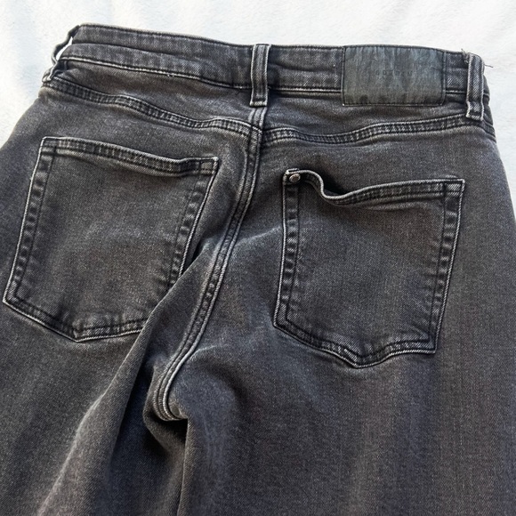 H&M Denim Ultra High Waist Mom Jeans Solid Charcoal Button Fly Size 6 Stretch - Picture 9 of 11